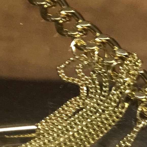 Dynamite feather necklace in gold tone with beige feathers. Beautiful piece. - Picture 3 of 7